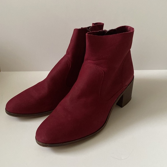 Gianni Bini Wand-Erer Leather Upper Cherrywood Boot Size 9.5 - Picture 5 of 11